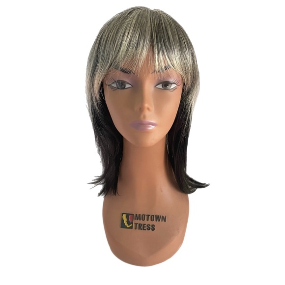 Wig - Picture 3 of 12